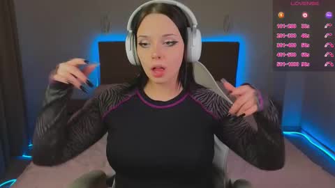 Lux online show from March 13, 5:38 pm