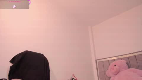 holly_16 online show from March 26, 7:52 pm