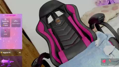   online show from October 15, 2:40 pm