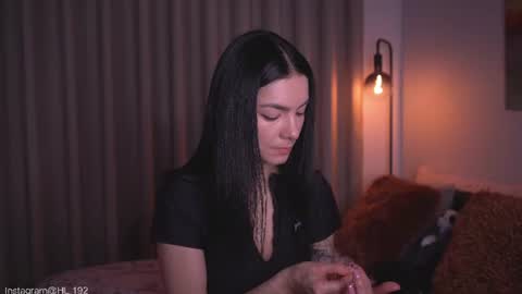 Holly Linder online show from June 25, 1:46 am