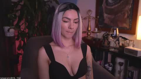 Holly Linder online show from July 23, 2:20 am
