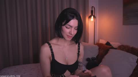 Holly Linder online show from July 2, 3:23 am