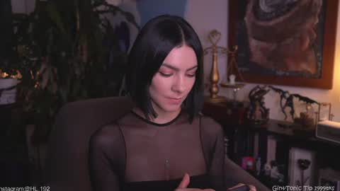 Holly Linder online show from July 11, 2:27 am