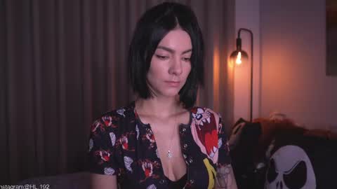 Holly Linder online show from July 15, 2:06 am