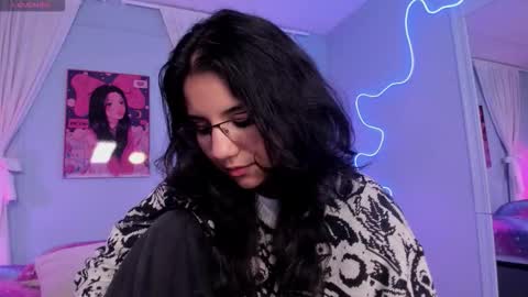 hollypeach_ online show from January 10, 6:02 pm