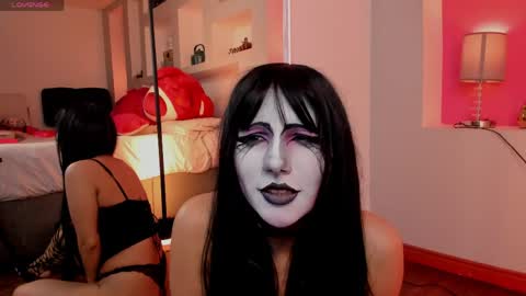 hollypeach_ online show from April 15, 8:09 pm