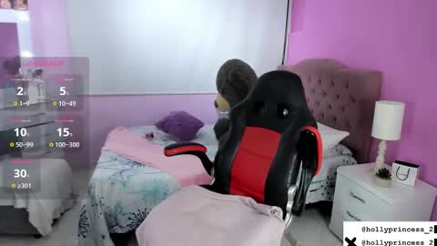 Snapshot of hollyprincess_2 chatting on February 7, 11:34 pm  holly princess mermaid  online show from February 7, 11:34 pm