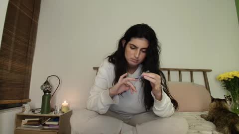 hollyshit_ online show from March 1, 1:54 am