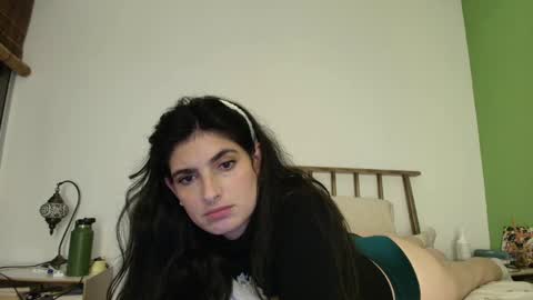 hollyshit_ online show from April 5, 2:30 am