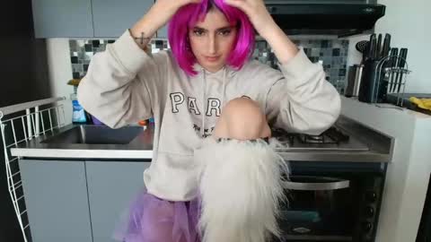 hollyshit_ online show from October 9, 9:09 pm