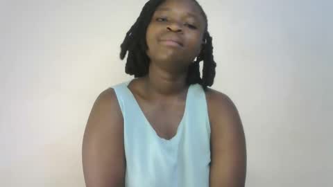 holy_ebony online show from April 22, 2:52 am