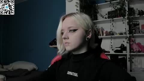 holy_mistresss online show from November 28, 10:11 am