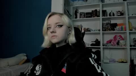 holy_mistresss online show from January 6, 9:35 am