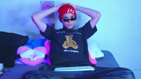      online show from December 4, 1:55 pm