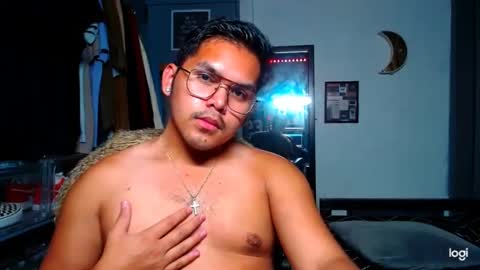 Snapshot of holydiorx chatting on March 10, 11:01 am holydiorx online show from March 10, 11:01 am