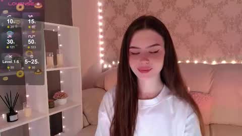 Mia online show from August 8, 4:11 am