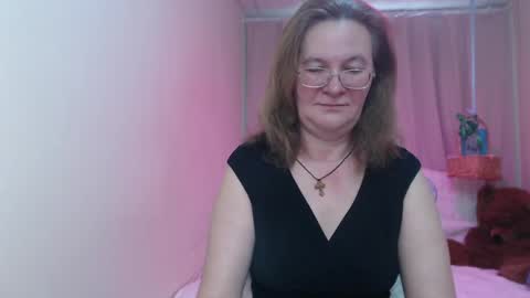 holymilfa online show from April 5, 12:35 pm