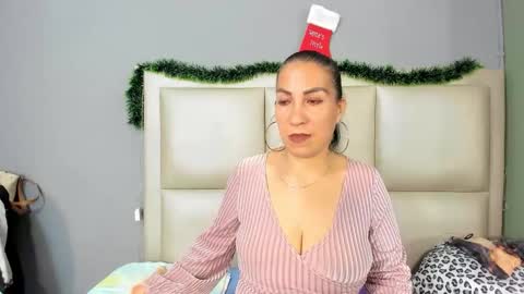 Honey online show from December 19, 8:15 pm