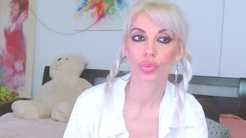 honey_lara online show from May 10, 5:58 am