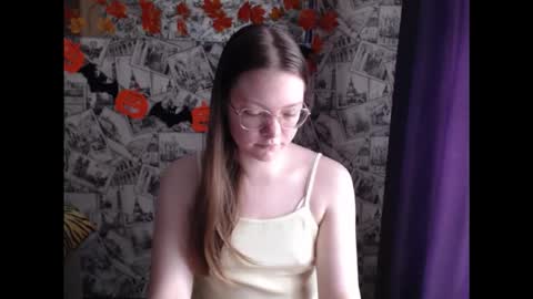 Lina online show from October 28, 8:26 am