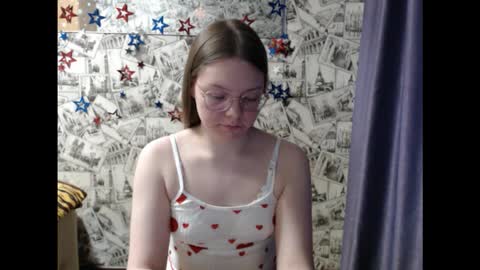 Lina online show from December 2, 9:40 am