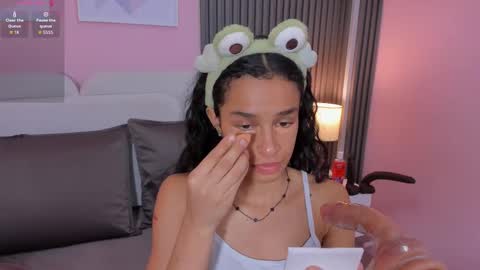 honey_sofii_ online show from October 5, 10:34 am