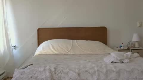 honeybbxx online show from September 12, 8:00 pm