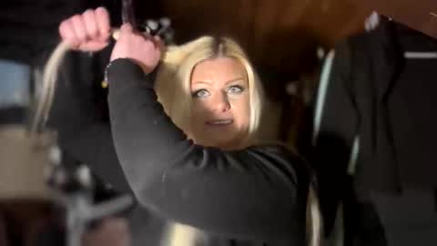 honeybuhnny online show from March 8, 6:50 am