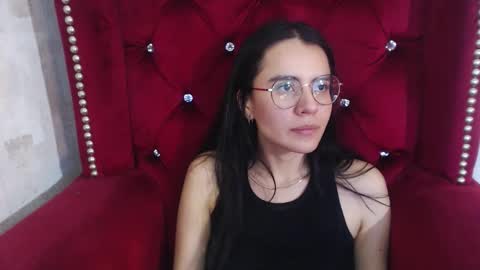 Emily online show from November 25, 4:28 pm