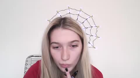 honeyveil online show from October 25, 12:38 pm