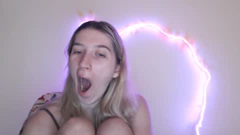 honeyveil online show from July 28, 3:32 pm