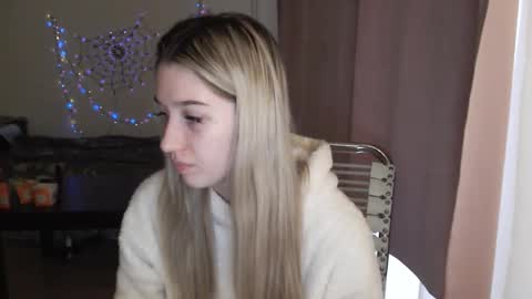 honeyveil online show from November 27, 12:57 pm