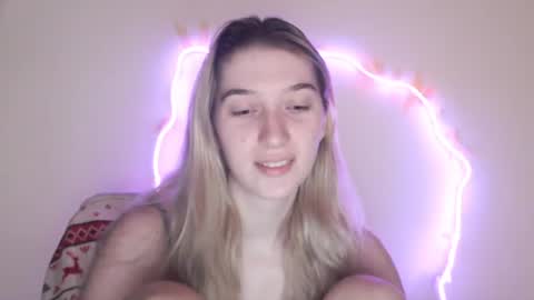 honeyveil online show from July 28, 2:35 pm