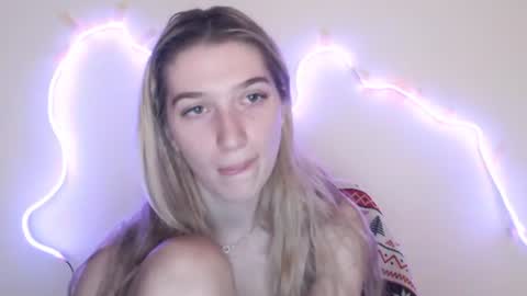 honeyveil online show from July 1, 12:36 pm