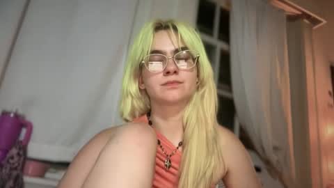 Snapshot of honeyxlimbed chatting on September 10, 6:58 am Emi Rose online show from September 10, 6:58 am