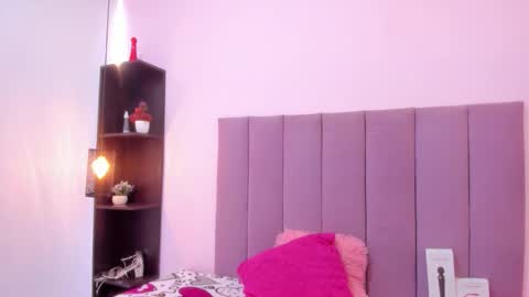 holly online show from October 20, 8:25 pm