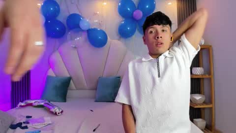 hoot_booys_ online show from February 19, 9:03 pm