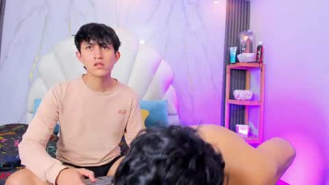 hoot_booys_ online show from April 21, 9:00 pm