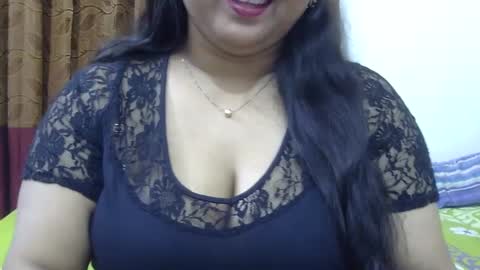 Snapshot of horneydesibabe chatting on January 15, 11:10 am horneydesibabe online show from January 15, 11:10 am