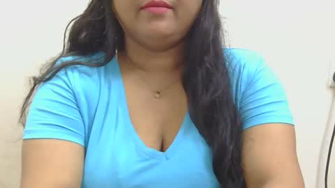 Snapshot of horneydesibabe chatting on October 14, 8:34 pm horneydesibabe online show from October 14, 8:34 pm