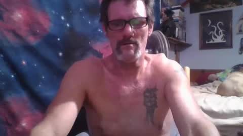 Snapshot of horneyjoe48 chatting on February 4, 6:36 am joey online show from February 4, 6:36 am