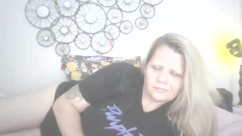 hornihunniatx online show from February 27, 10:01 am