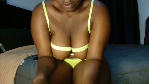 Snapshot of horny_chocolate_gn chatting on October 8, 11:27 am ginger online show from October 8, 11:27 am