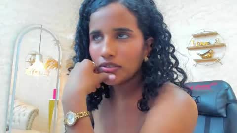 Horny Curls  online show from June 25, 5:12 am