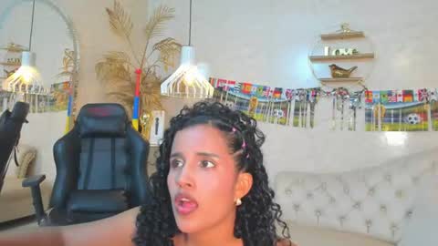 Horny Curls  online show from June 20, 4:29 am