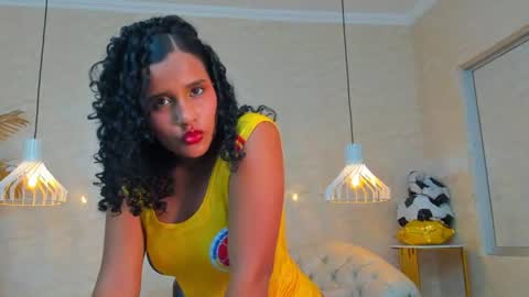 Horny Curls  online show from July 4, 4:16 am