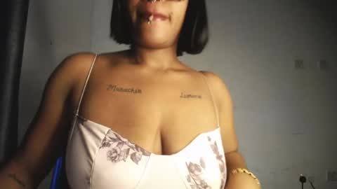 horny_ebonygirl_ online show from May 22, 12:23 pm