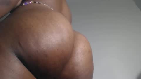 Iris online show from December 18, 8:59 pm