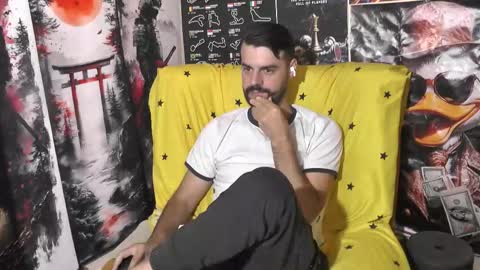 Snapshot of hornymaster93 chatting on October 1, 5:28 am hornymaster online show from October 1, 5:28 am