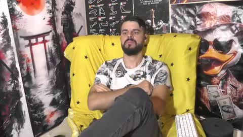 Snapshot of hornymaster93 chatting on September 29, 5:17 am hornymaster online show from September 29, 5:17 am